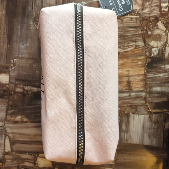 ❌SOLD❌Rae Dunn ESSENTIALS Makeup Bag, Blush Pink - Picture 2 of 3